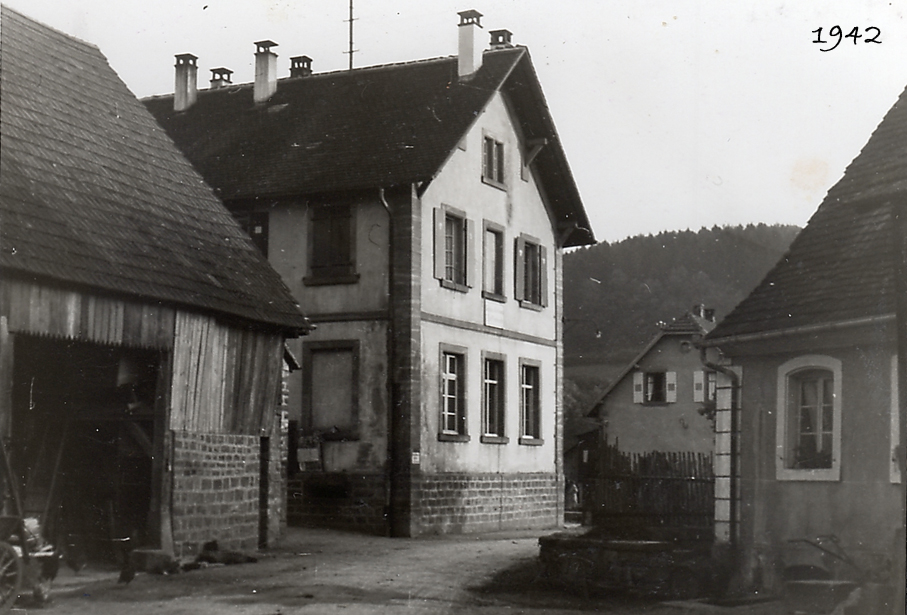 1942ecole2.jpg